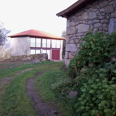 Vakantiehuis Charming House In Covelas With Shared Pool Póvoa de Lanhoso