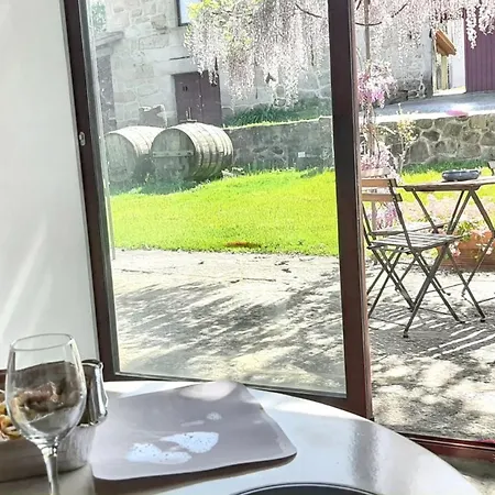 بيت للعطل Charming House In Covelas With Shared Pool *