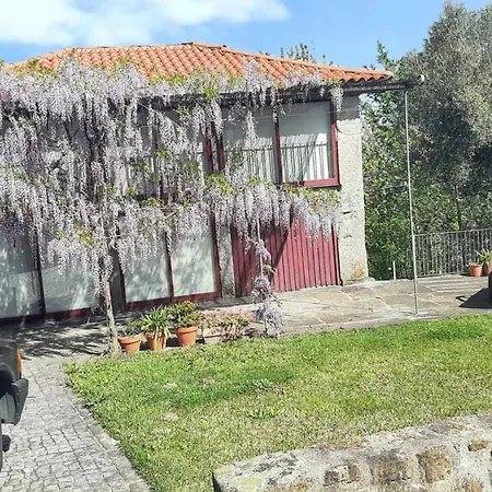 Casa de Férias Charming House In Covelas With Shared Pool Póvoa de Lanhoso