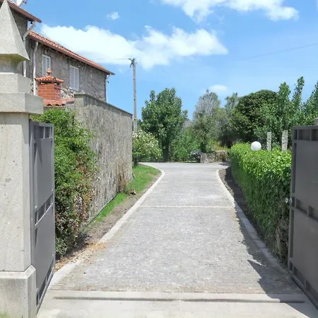 Charming House In Covelas With Shared Pool Сasa de vacaciones *