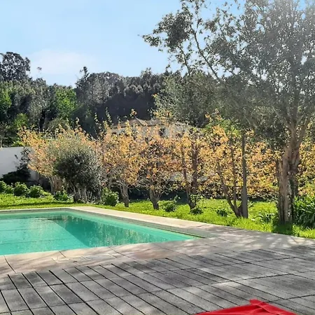 بيت للعطل Charming House In Covelas With Shared Pool *