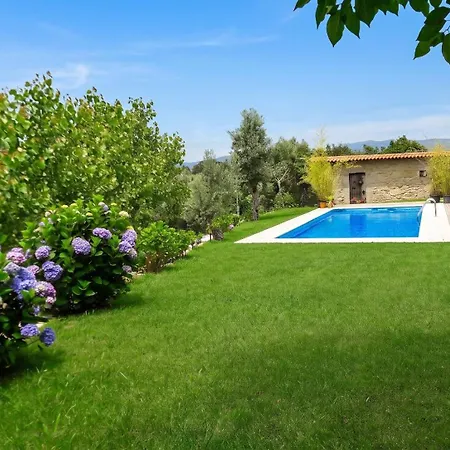 Charming House In Covelas With Shared Pool * Póvoa de Lanhoso