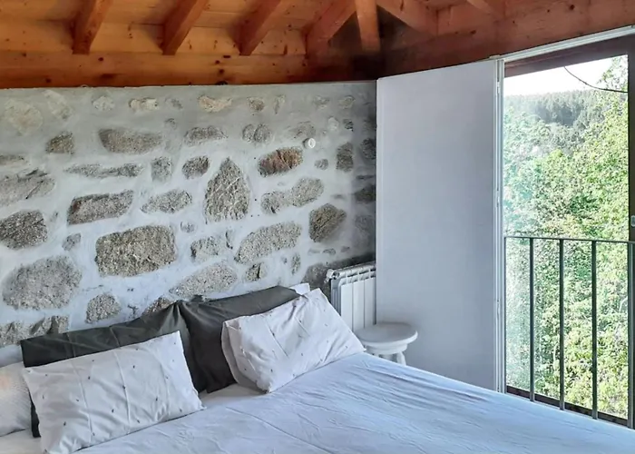 Charming House In Covelas With Shared Pool